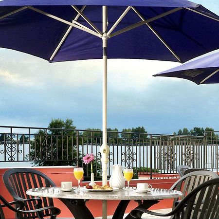 Four Points By Sheraton Toronto Lakeshore Restaurant foto